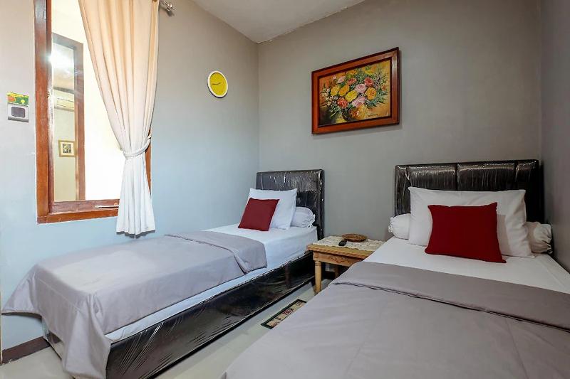 Buminanienie Guesthouse Bandung by ZUZU - Oda