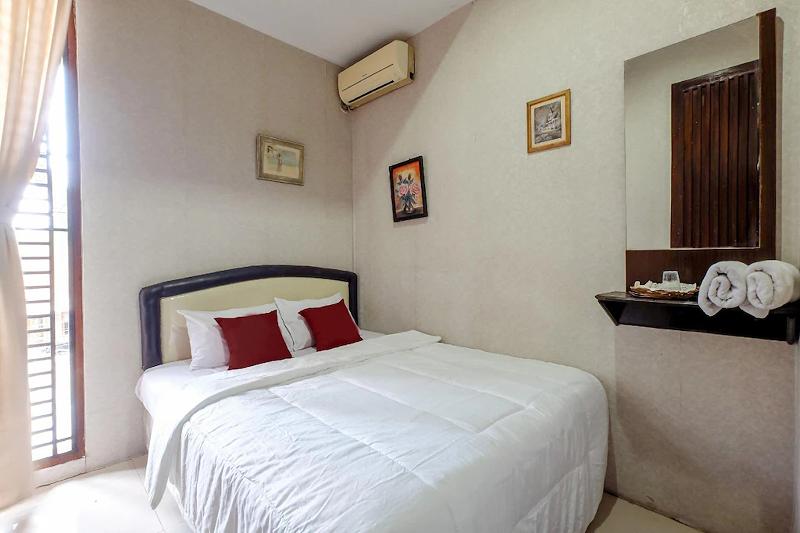 Buminanienie Guesthouse Bandung by ZUZU - Oda