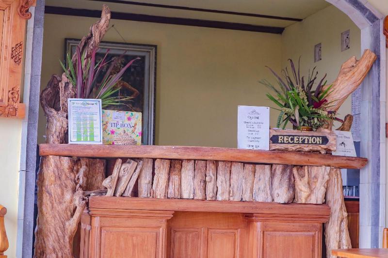 Puri Sunny Guesthouse - Lobi