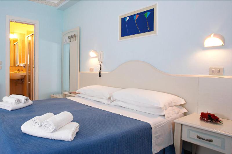 Hotel Cadiz - Oda