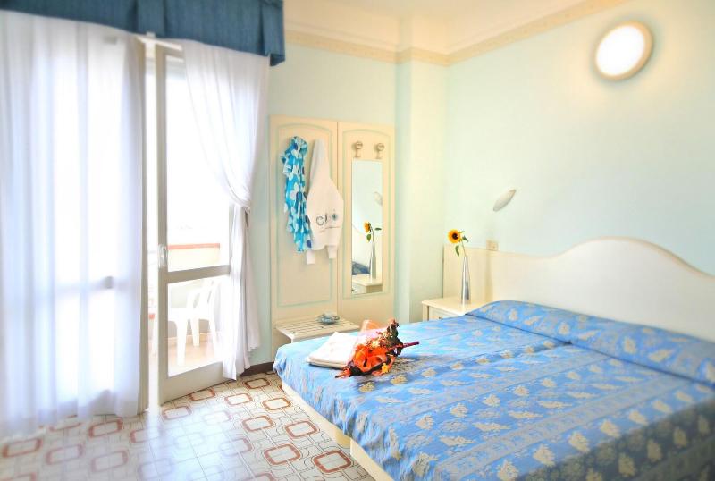 Hotel Cadiz - Oda