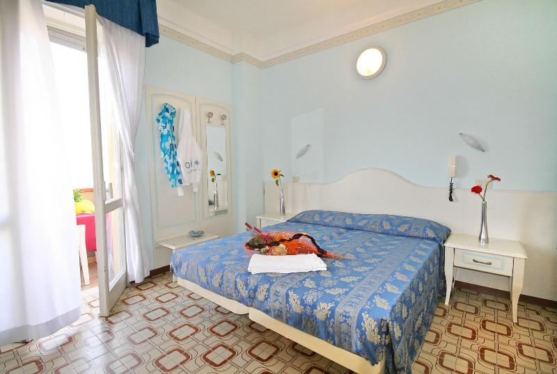 Hotel Cadiz - Oda