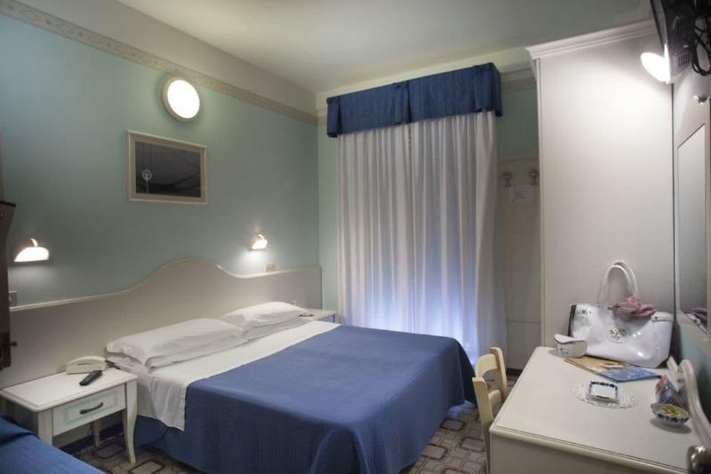 Hotel Cadiz - Oda