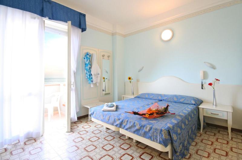 Hotel Cadiz - Oda