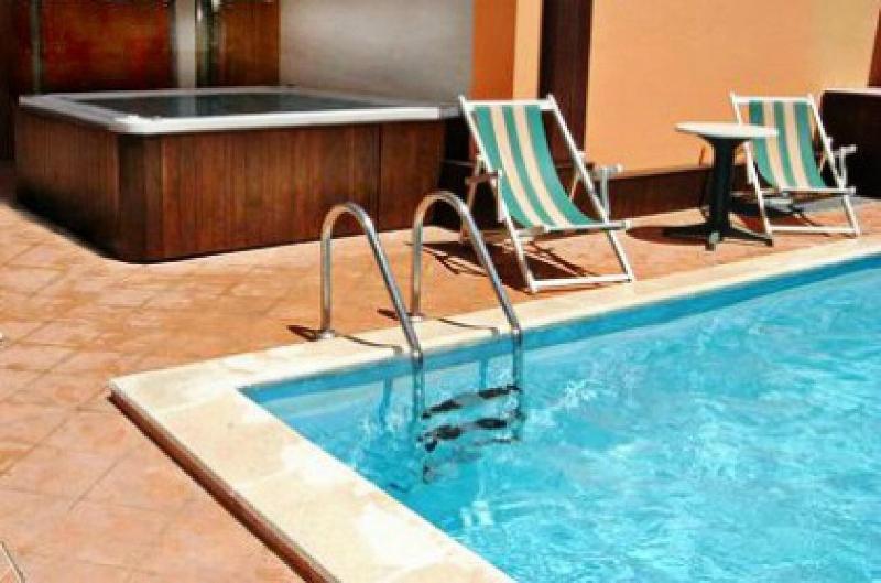 Hotel Prestige - Havuz