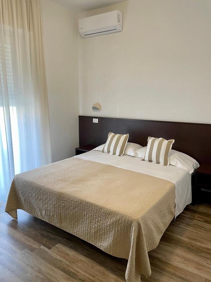 Hotel Carmen - Oda