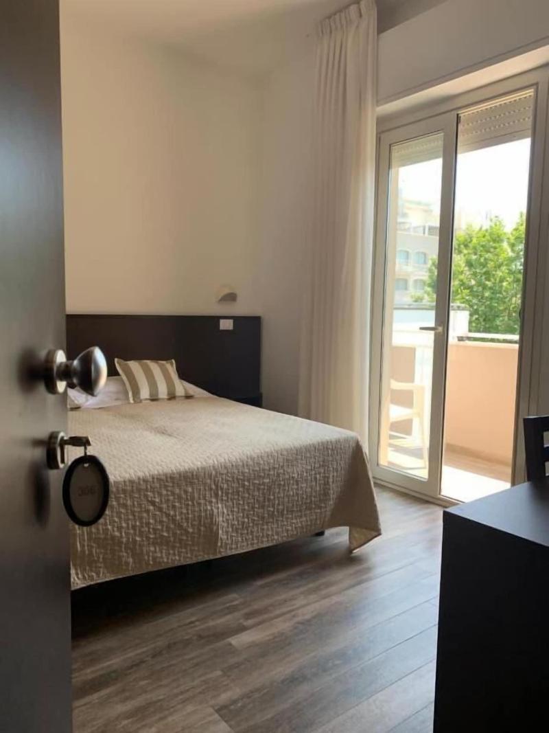 Hotel Carmen - Oda