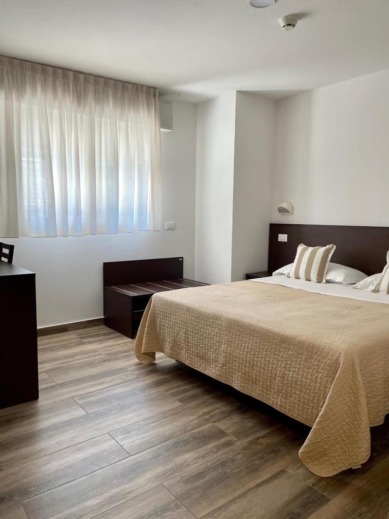 Hotel Carmen - Oda