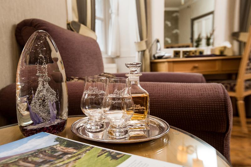 Cringletie House Hotel - Oda