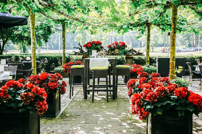 Van der Valk Hotel Apeldoorn - De Cantharel - Teras