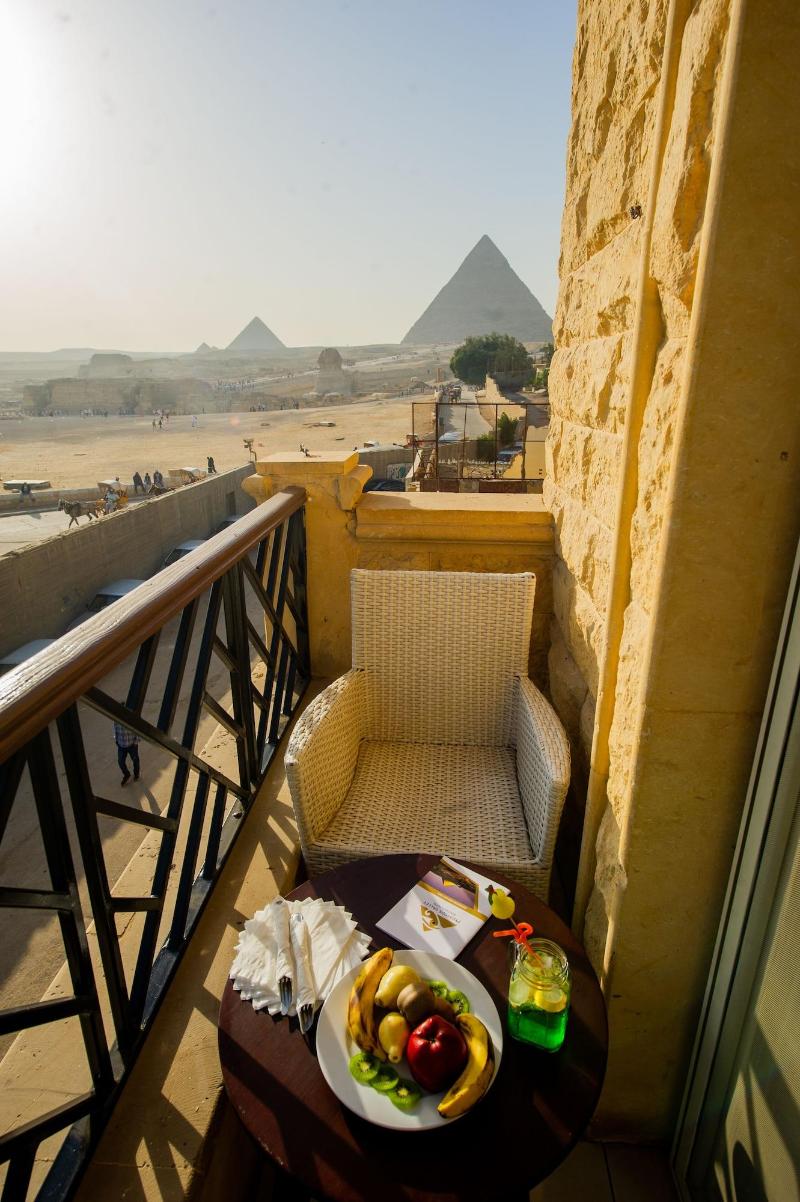 Pyramids Valley - Oda