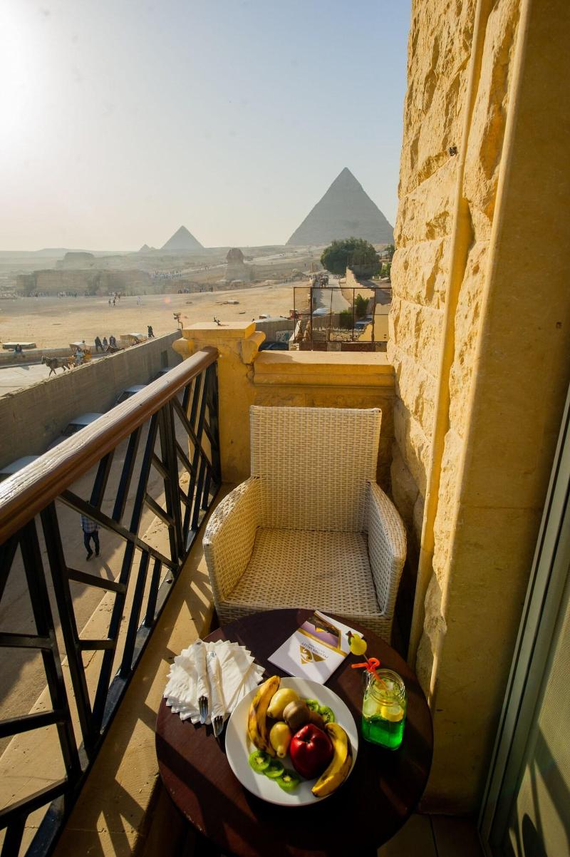 Pyramids Valley - Oda