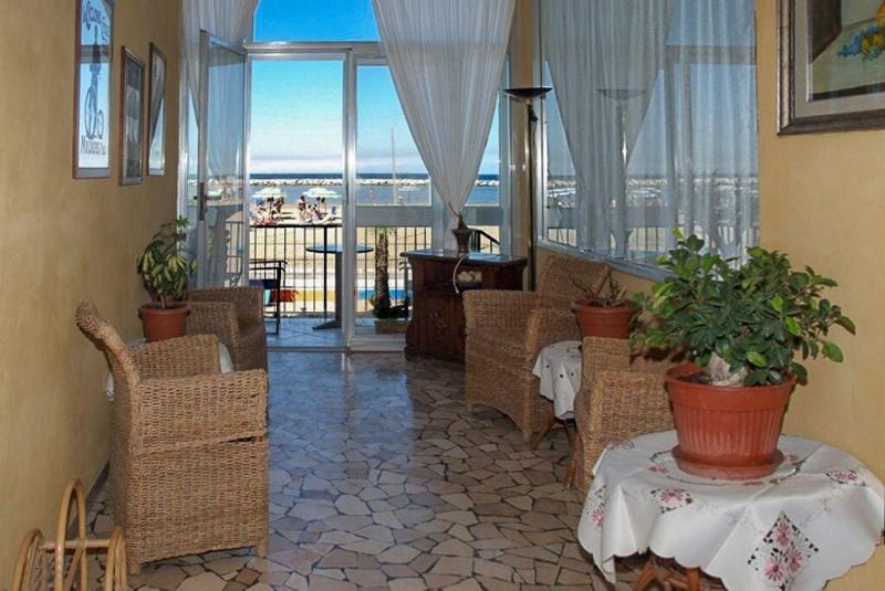Hotel Nautic - Lobi