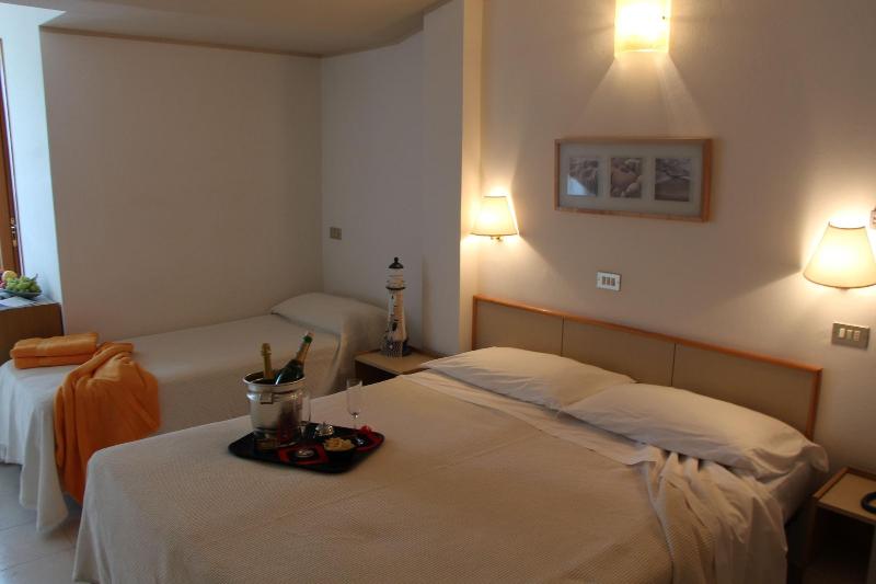 Hotel Antares - Oda