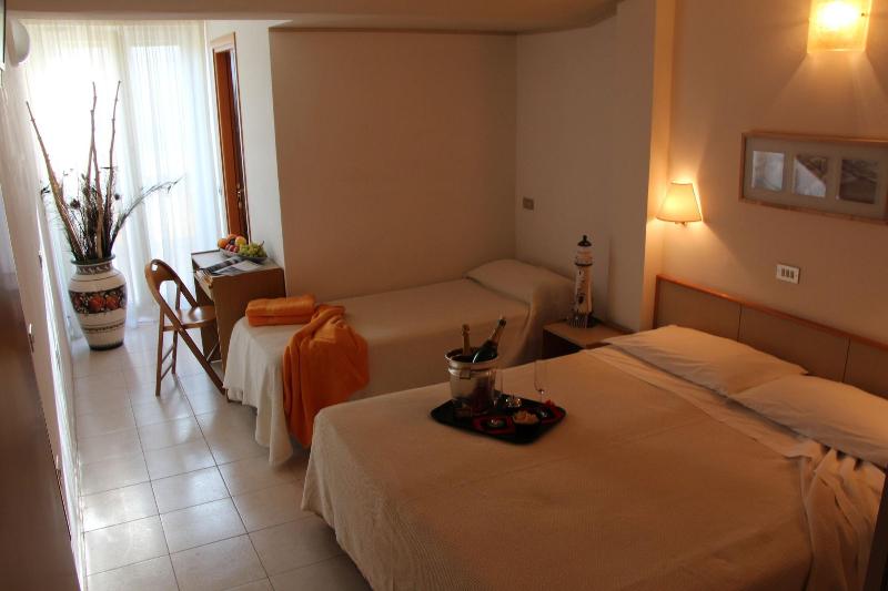 Hotel Antares - Oda