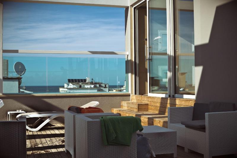 Embassy Hotel & SPA - Teras