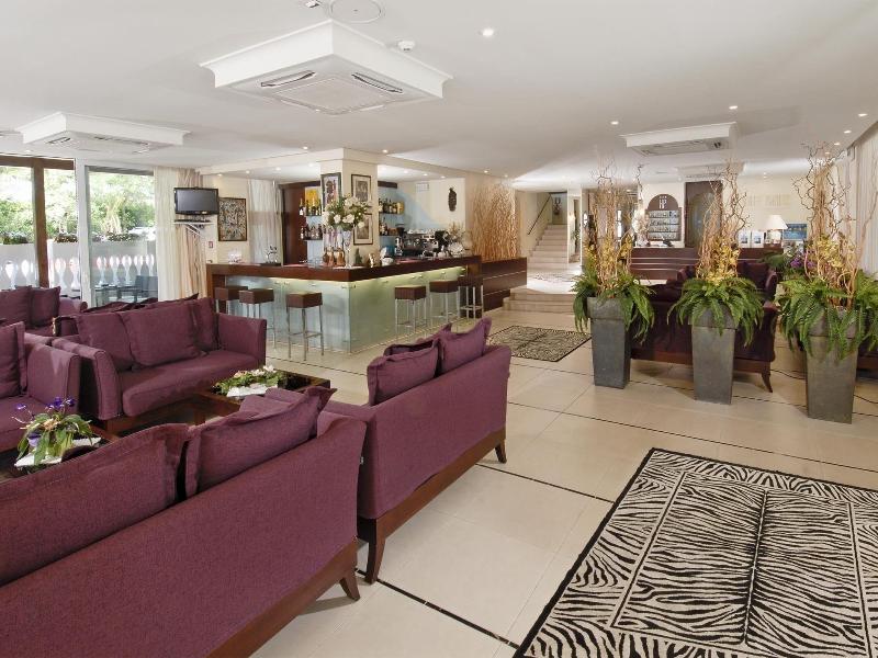 Hotel Pacific - Lobi
