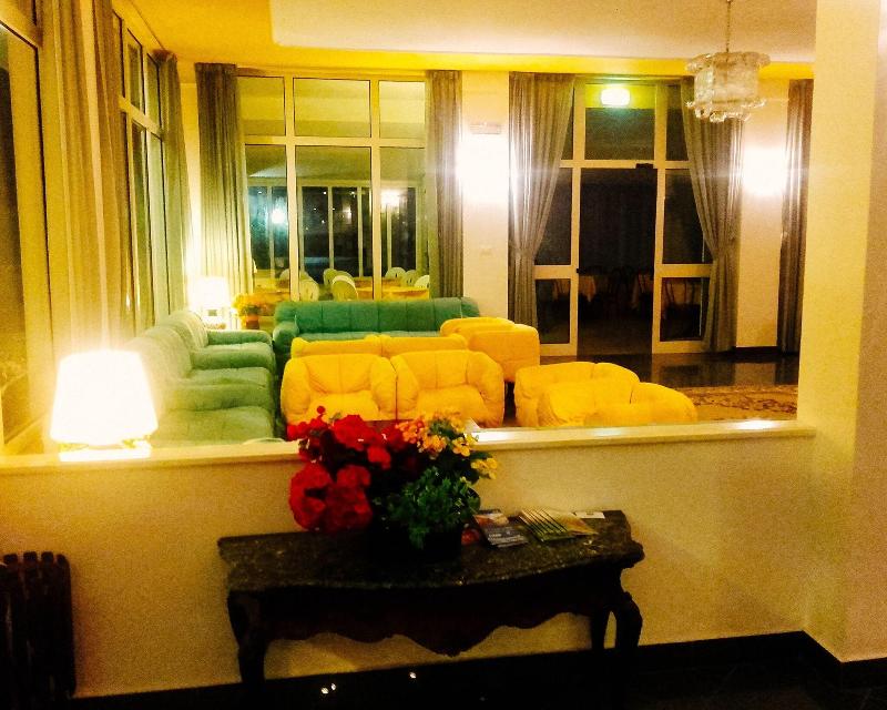 Hotel Caesar - Lobi