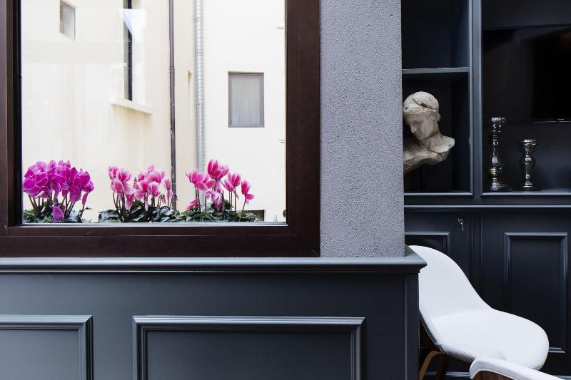 The Frame Hotel - Lobi