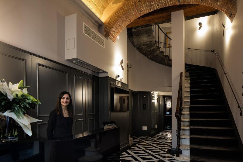 The Frame Hotel - Lobi