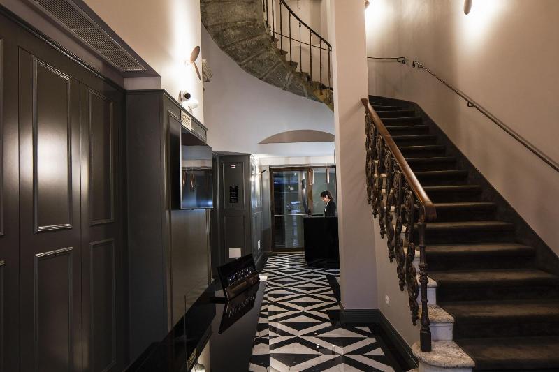 The Frame Hotel - Lobi