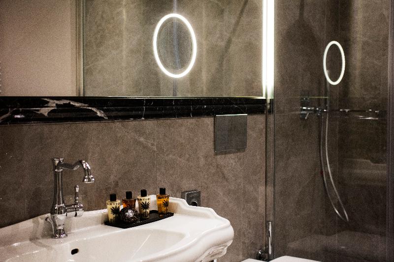 The Frame Hotel - Oda