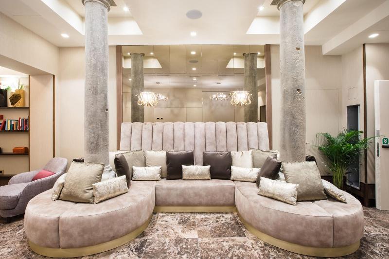 Solo Experience Hotel - Bar