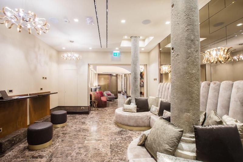 Solo Experience Hotel - Lobi