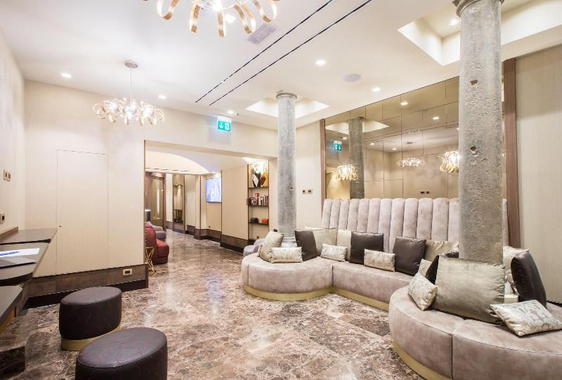 Solo Experience Hotel - Lobi
