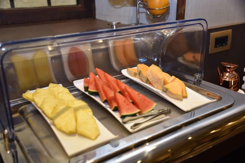 Solo Experience Hotel - Restoran