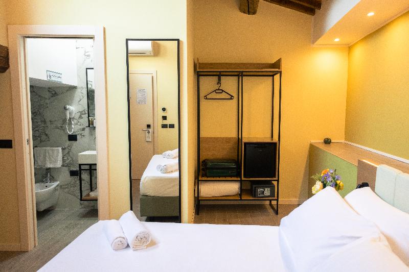 JR Hotels Hermes Firenze - Oda