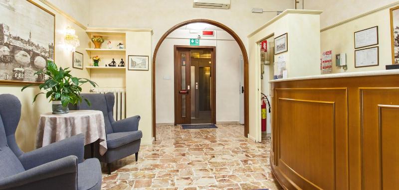 Hotel St. James - Lobi