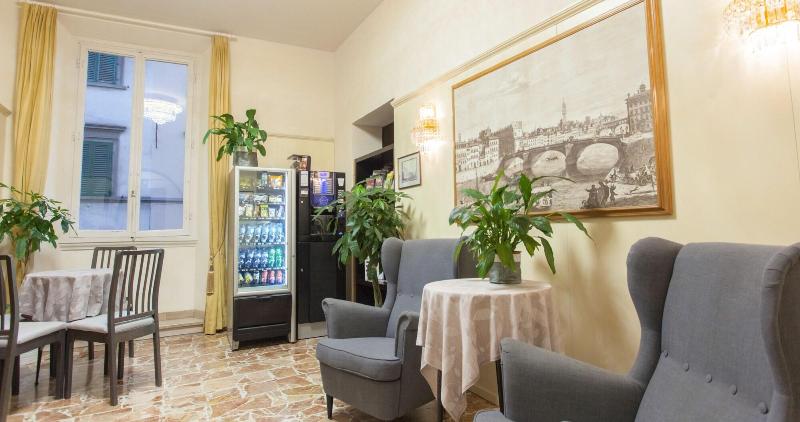 Hotel St. James - Lobi