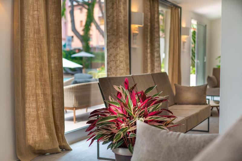 Marina Garden Hotel - Lobi