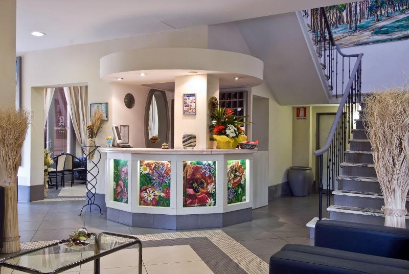 Hotel Byron - Lobi