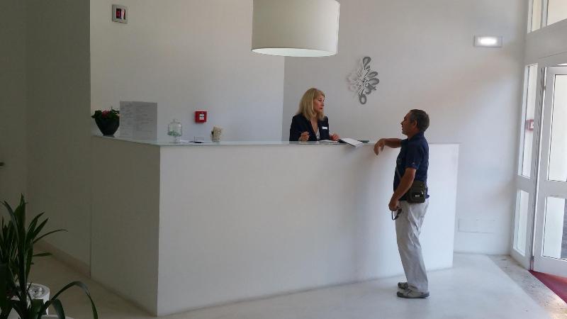 Vittoria Design Hotel - Lobi