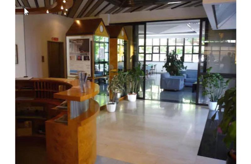 Hotel Montecarlo - Lobi