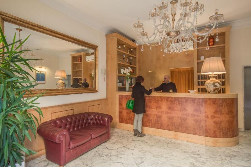 Hotel La Pace - Lobi