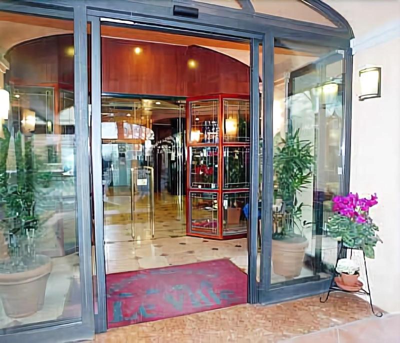 Mini Hotel Le Ville - Genel
