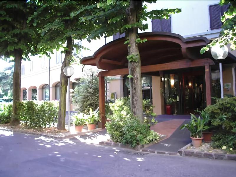 Mini Hotel Le Ville - Genel