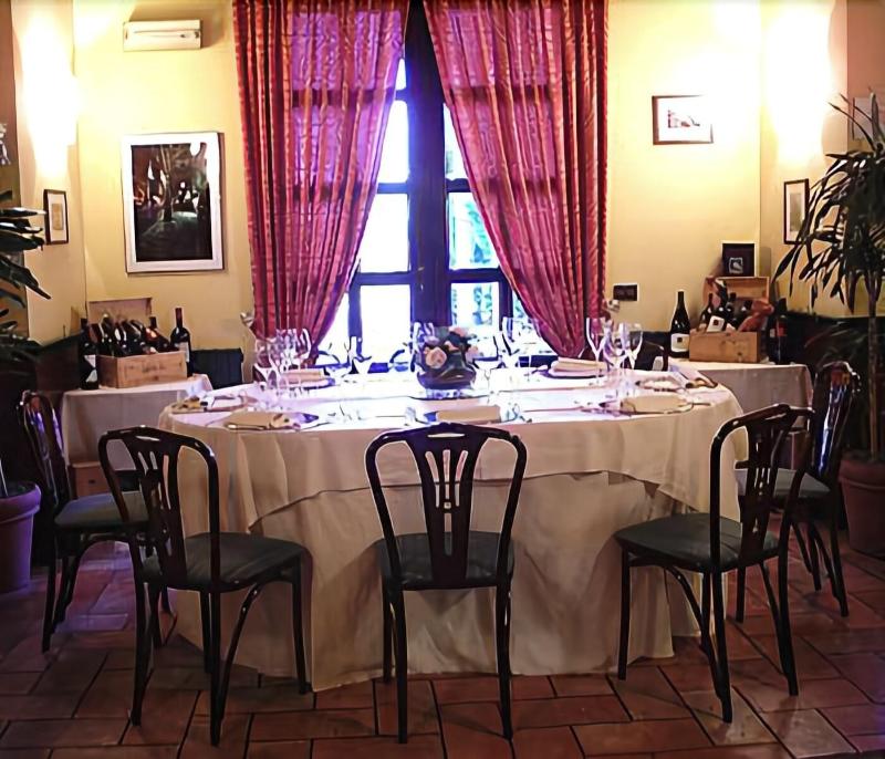Mini Hotel Le Ville - Restoran