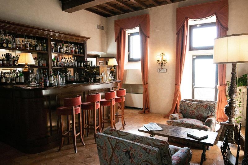 La Posta Vecchia Hotel - Bar