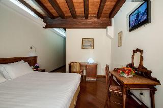 Hotel Flora otel fotoğrafı