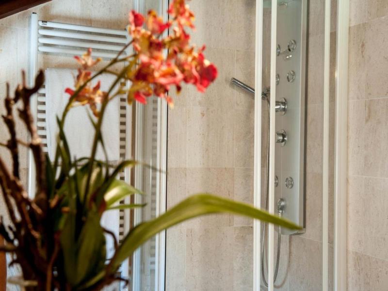 Hotel Flora - Genel