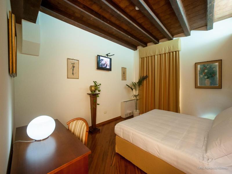 Hotel Flora - Genel