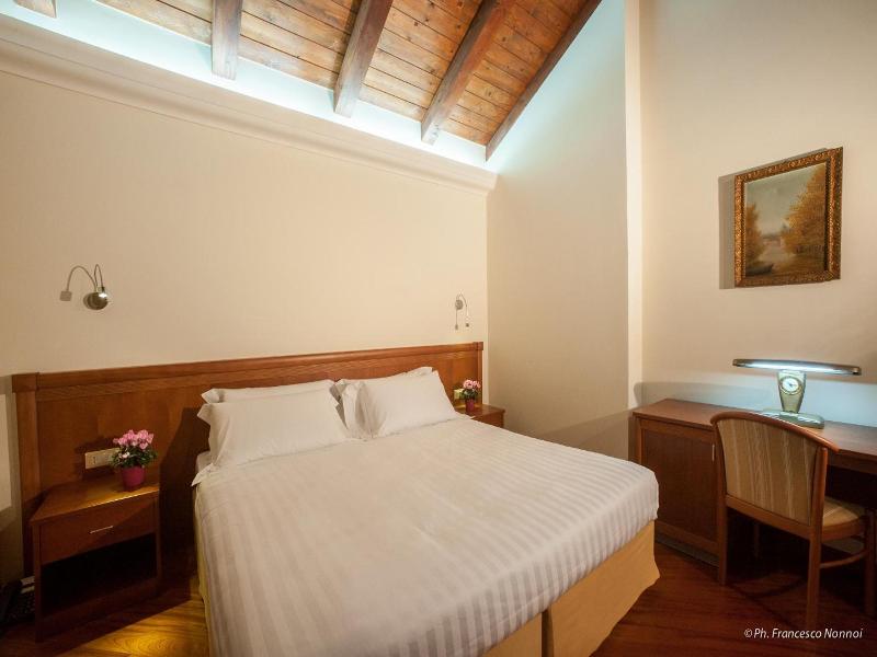 Hotel Flora - Genel