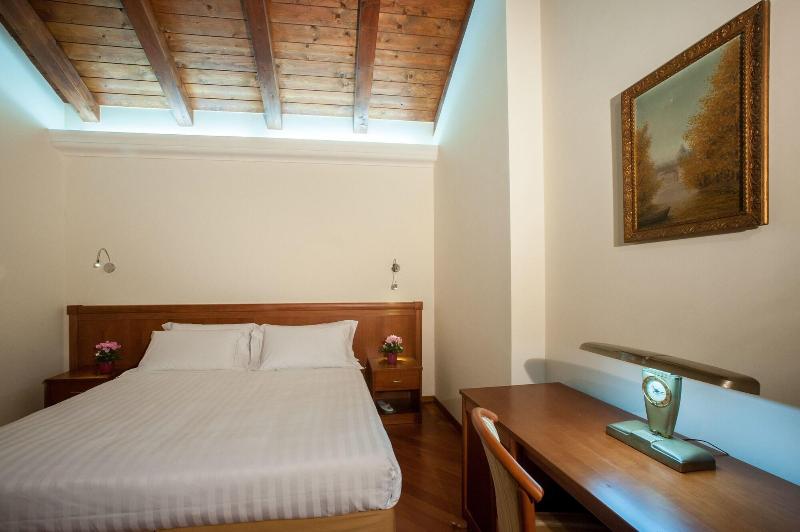 Hotel Flora - Oda
