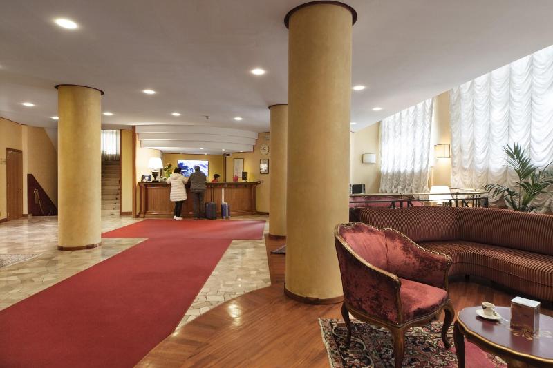 Hotel De Paris - Lobi