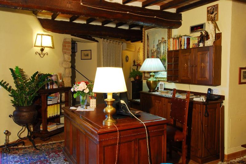 Albergo Torre Sangiovanni - Lobi