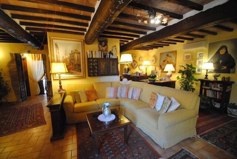 Albergo Torre Sangiovanni - Lobi
